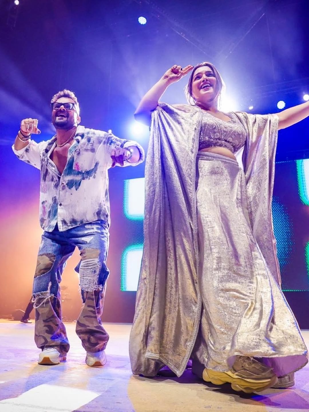 Bhojpuri Actress Aamrapali Dubey Bold...