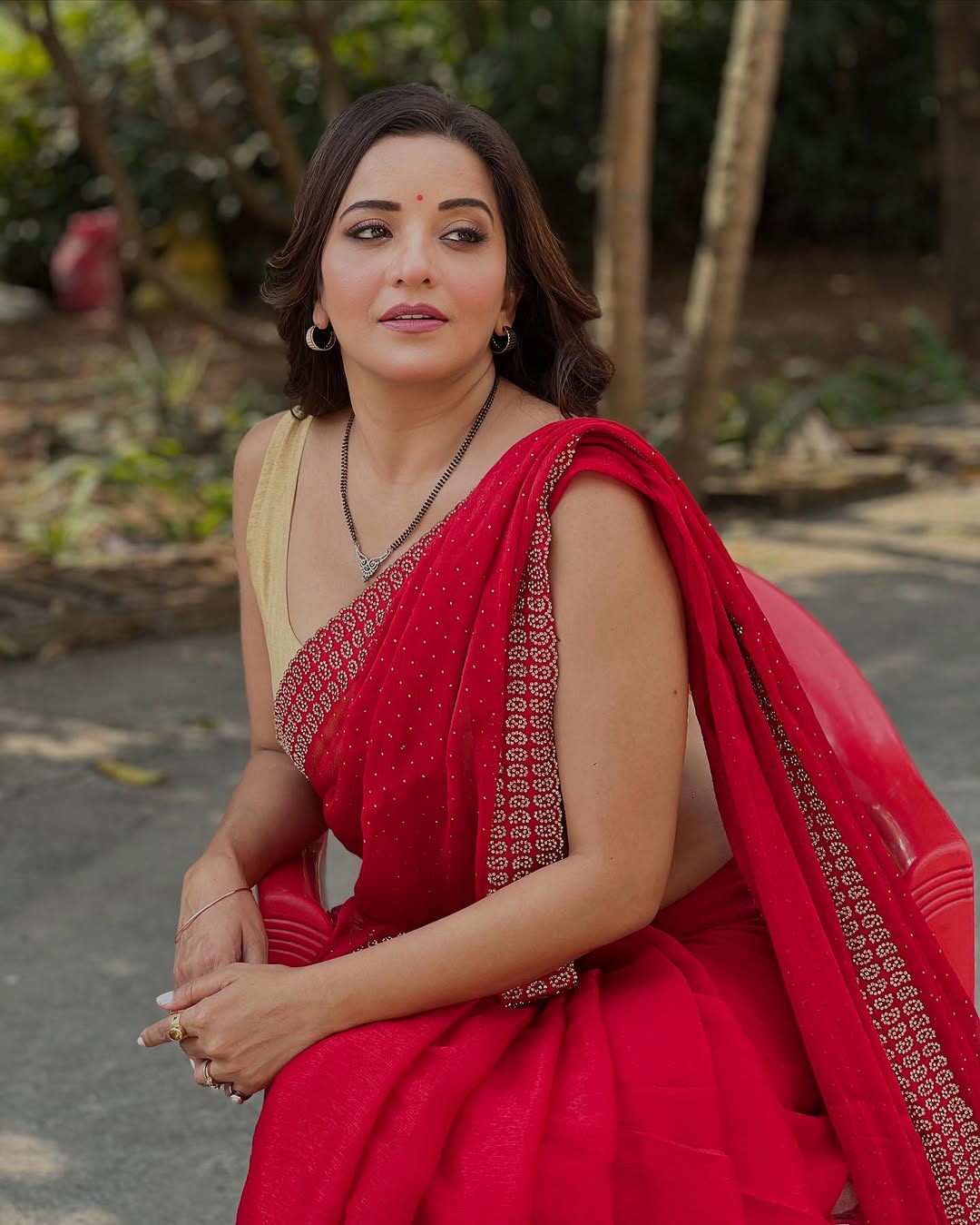 Bhojpuri Star Monalisa Glamorous Red...