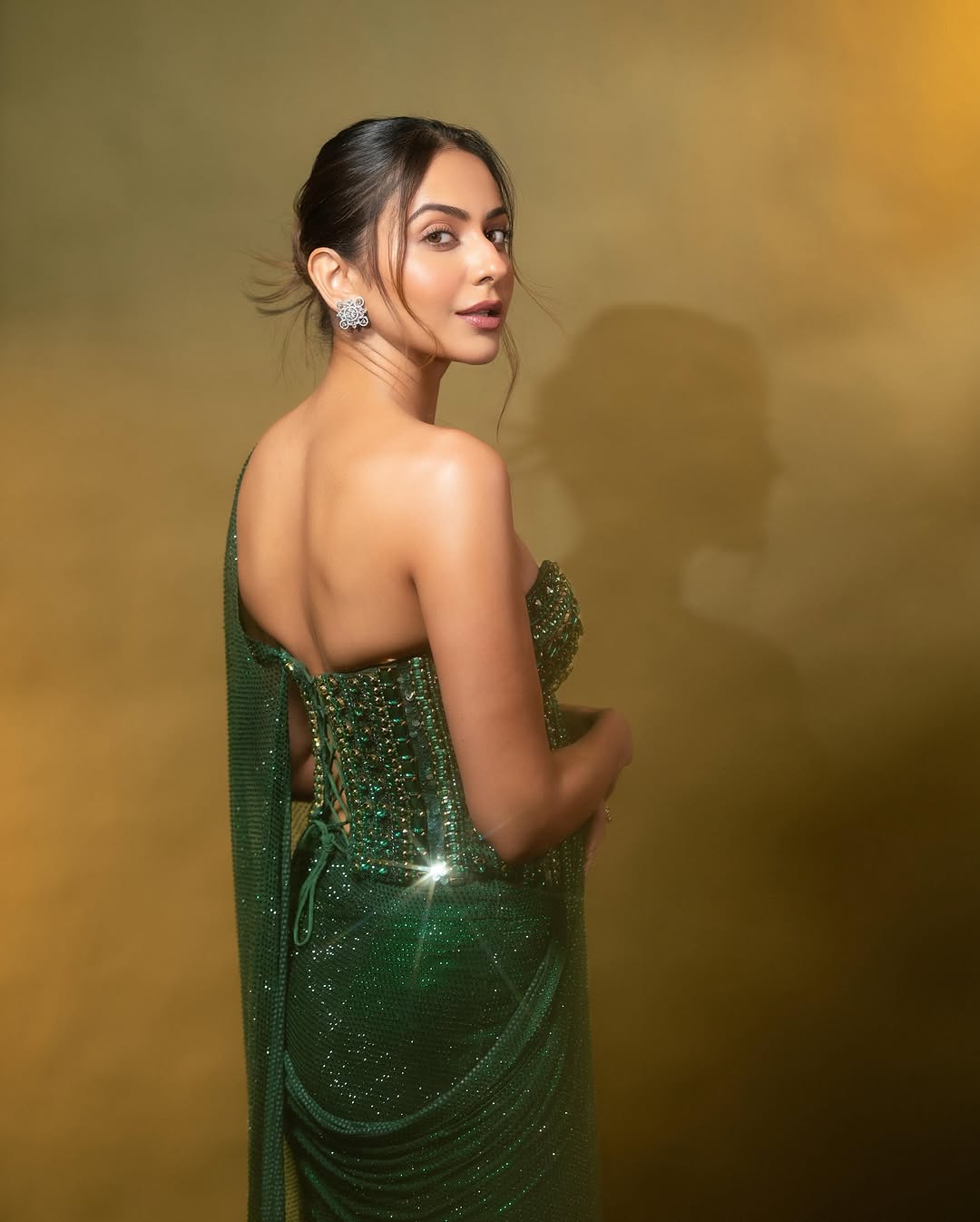 Rakul Preet Singh Slays in...