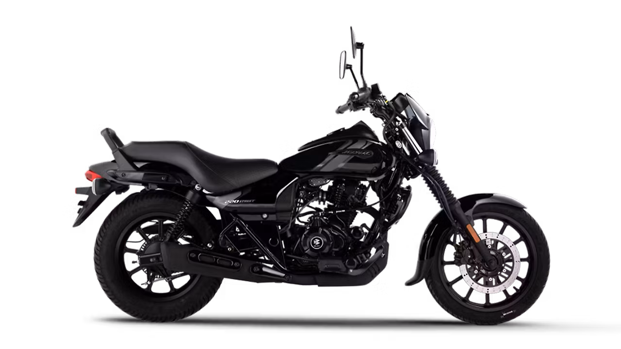 Bajaj Avenger 220 Street