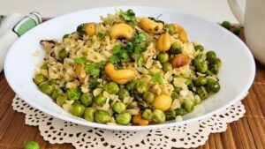 Delicious Banarasi Chura Matar Recipe: A Flavorful Snack Perfect for Breakfast or Evenings