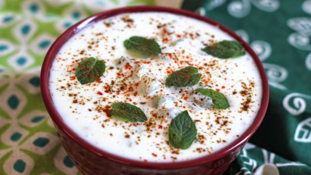 लौकी का रायता रेसिपी: गर्मियों में सेहत और स्वाद का परफेक्ट कॉम्बिनेशन