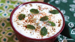 लौकी का रायता रेसिपी: गर्मियों में सेहत और स्वाद का परफेक्ट कॉम्बिनेशन