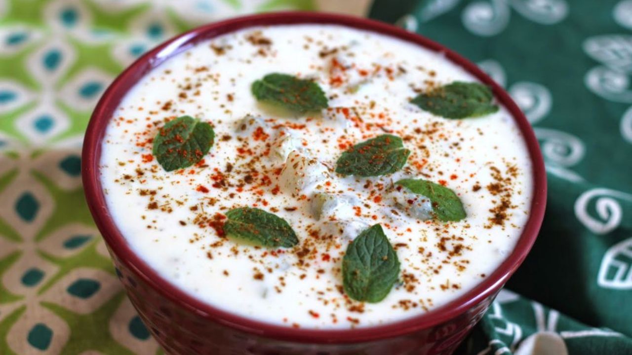 लौकी का रायता रेसिपी: गर्मियों...