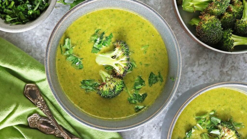 Broccoli Soup Recipe: सर्दियों में इम्यूनिटी बढ़ाने का स्वादिष्ट तरीका
