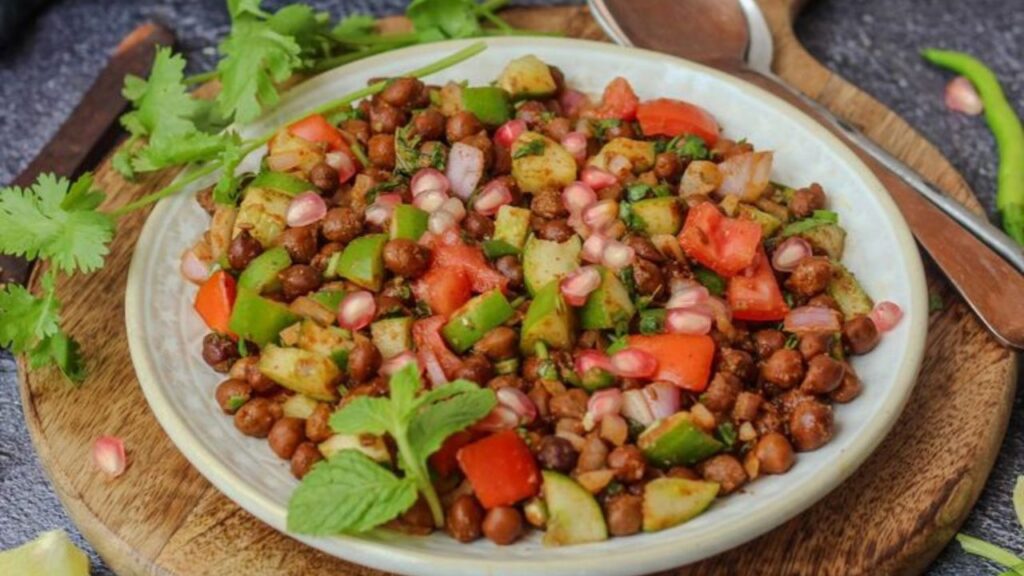 Chickpea Chaat : प्रोटीन से भरपूर सुबह के नाश्ते में झटपट बनने वाली स्वादिष्ट और हेल्दी रेसिपी