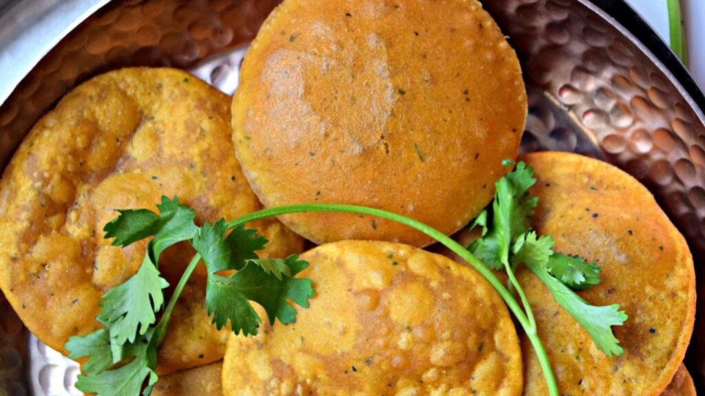 कुरकुरी आलू पूरी बनाने की आसान विधि | Perfect Aloo Puri Recipe