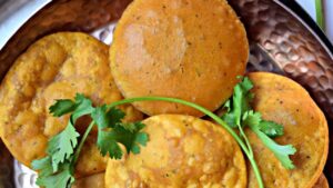कुरकुरी आलू पूरी बनाने की आसान विधि | Perfect Aloo Puri Recipe