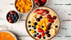 आसान फ्रूट कस्टर्ड रेसिपी: घर पर बनाएं ये क्रीमी और हेल्दी डेजर्ट