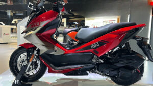 Hero Xoom 160 Maxi Scooter 2025 – Key Features, Design & Performance