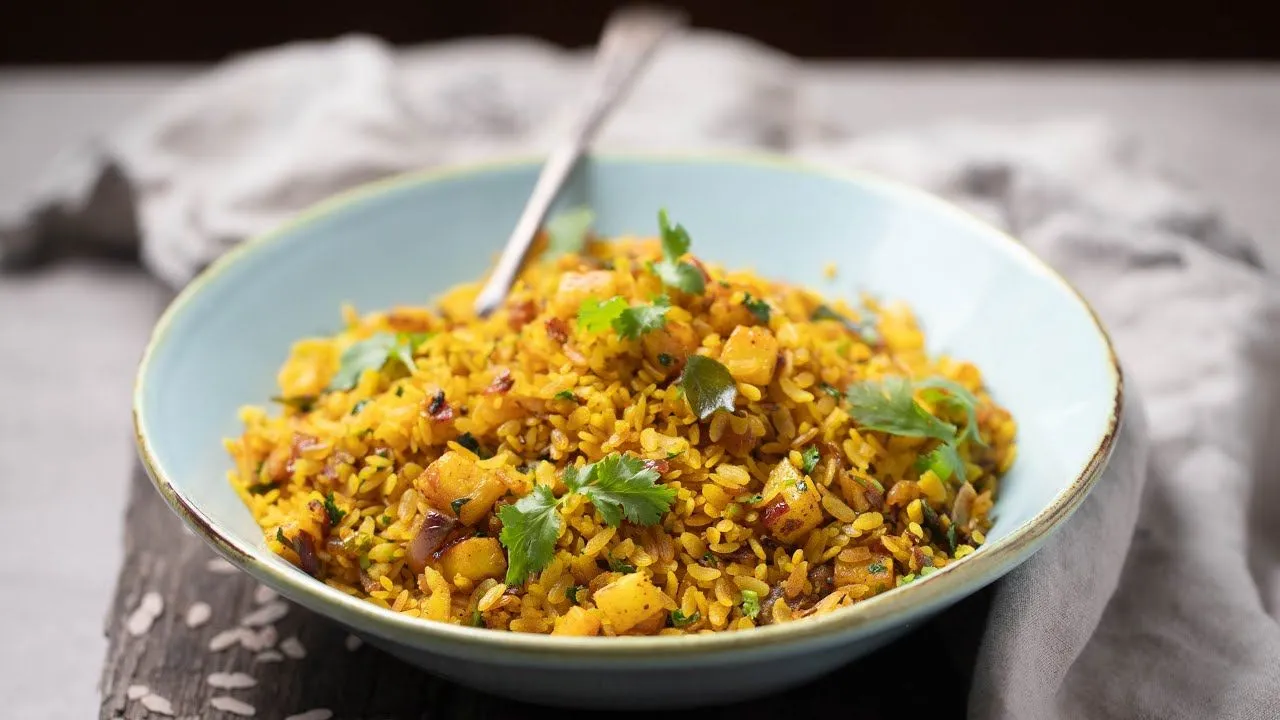 Maharashtrian Style Kanda Poha Recipe