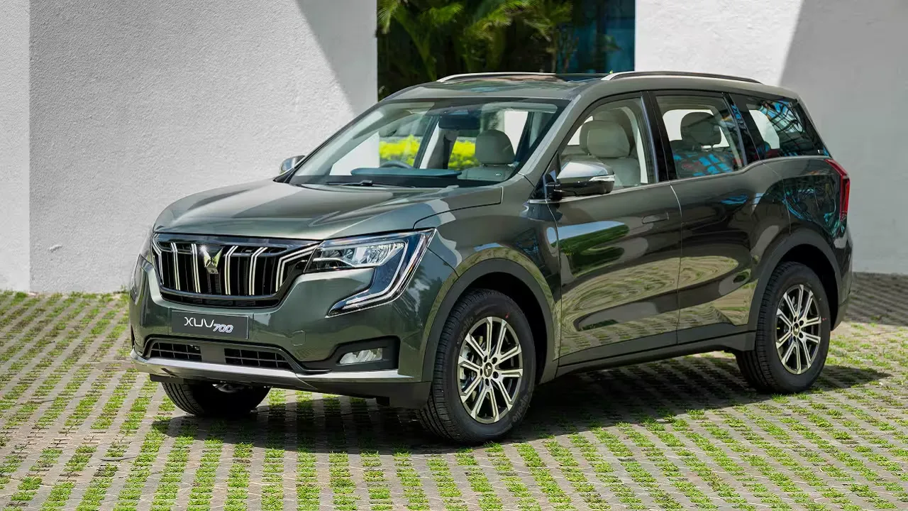 Mahindra XUV700 now ₹75000 discount cut and new Black Edition for more value - Times Bull