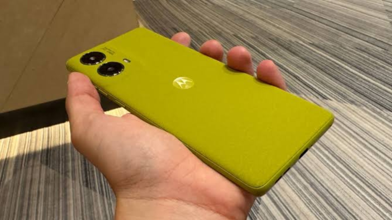 Flipkart June Epic Sale: Motorola...