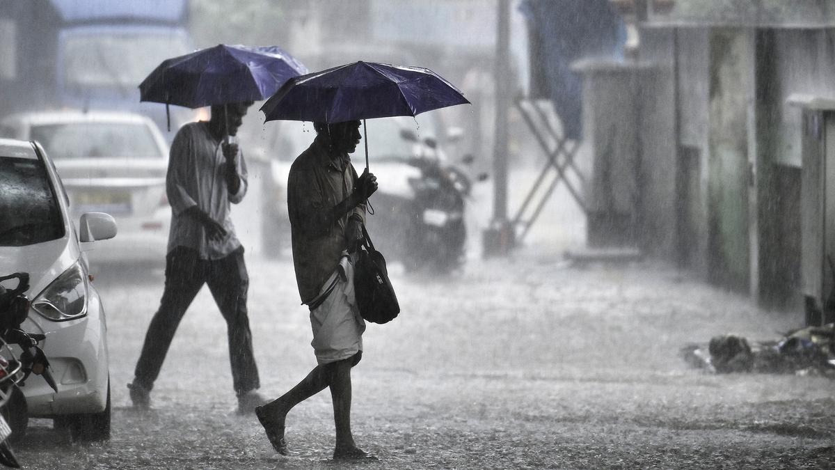 Mumbai Severe Rainfall Alert; Flooding...