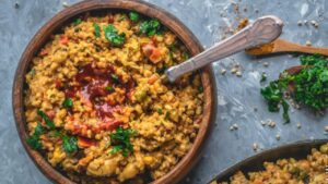 Healthy Oats Upma Recipe : A Perfect Weight-Loss Breakfast Ready in 15 Minutes!