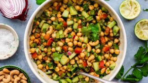Paneer-Chickpea Salad : प्रोटीन से भरपूर पनीर-चना सलाद रेसिपी: वजन घटाने के लिए बेस्ट हेल्दी स्नैक!