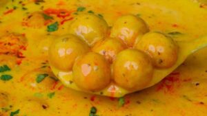  Soft Kadhi Pakoda Recipe : एकदम मुलायम और फूला-फूला कढ़ी पकोड़ा बनाने की आसान ट्रिक in Food category