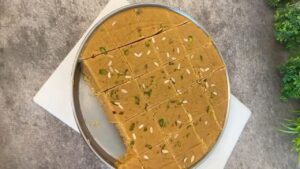 Suji Barfi Recipe :  बिना चाशनी, घी और मावा के बनाएं मलाई सूजी बर्फी: 1 हफ्ते तक रखें फ्रेश  in Food category