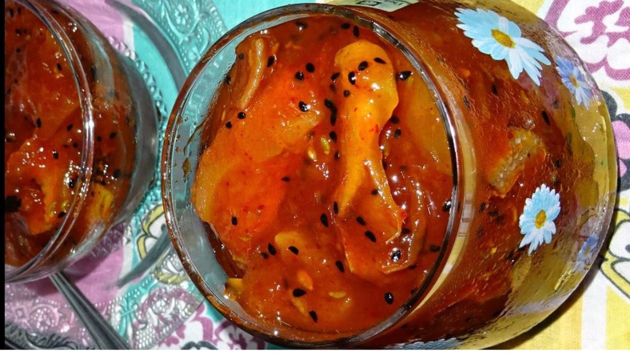 कच्चे आम की खट्टी-मीठी चटनी:...