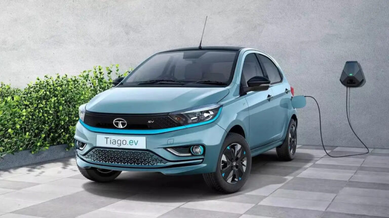 Get ₹40000 Discount on This Electric Hatchback Under 8 Lakh with 315km Range