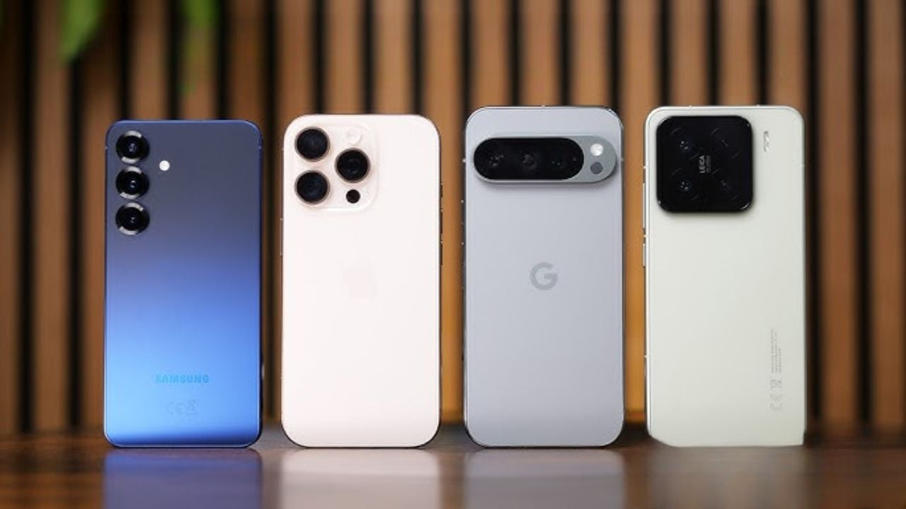 Top 10 Compact Smartphones of...