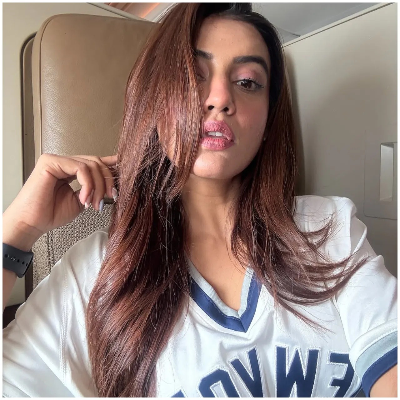 Akshara Singh Hot Look Sets...