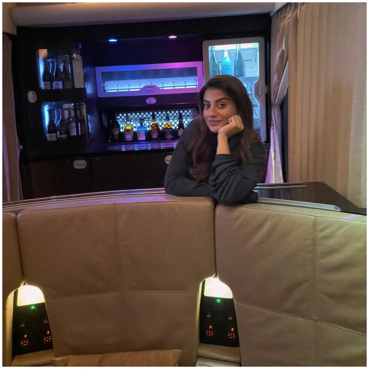 Akshara Singh Hot Look Sets...