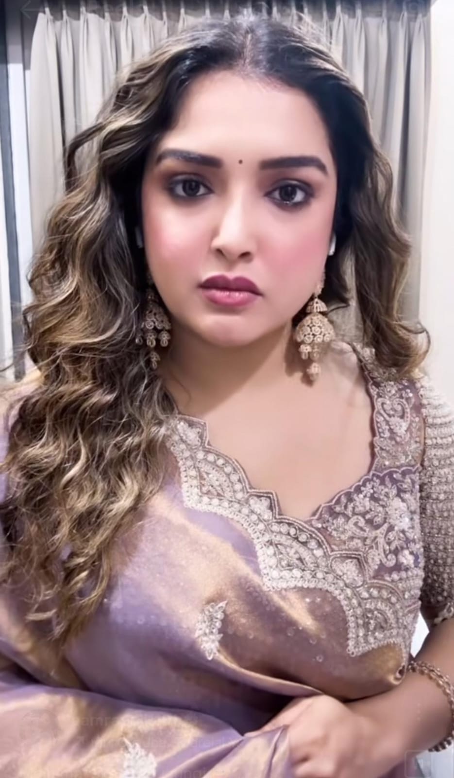 Bhojpuri Actress Aamrapali Dubey Bold...