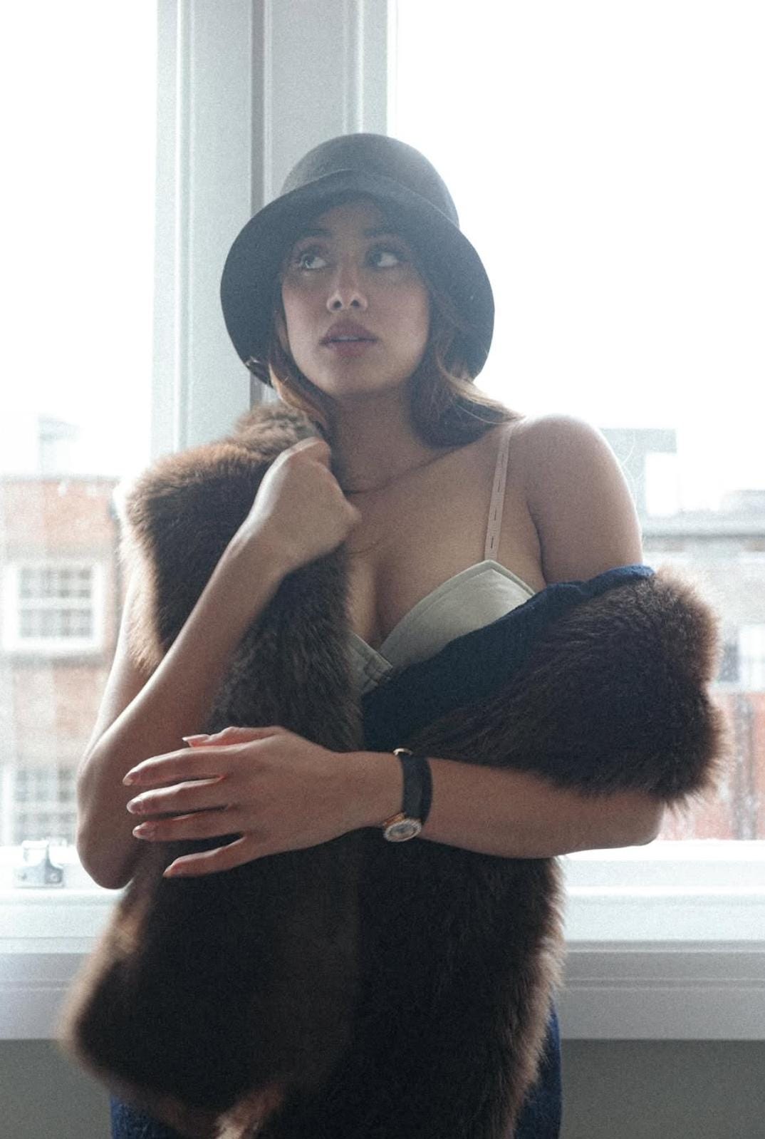 Must-See Janhvi Kapoor Bold New...
