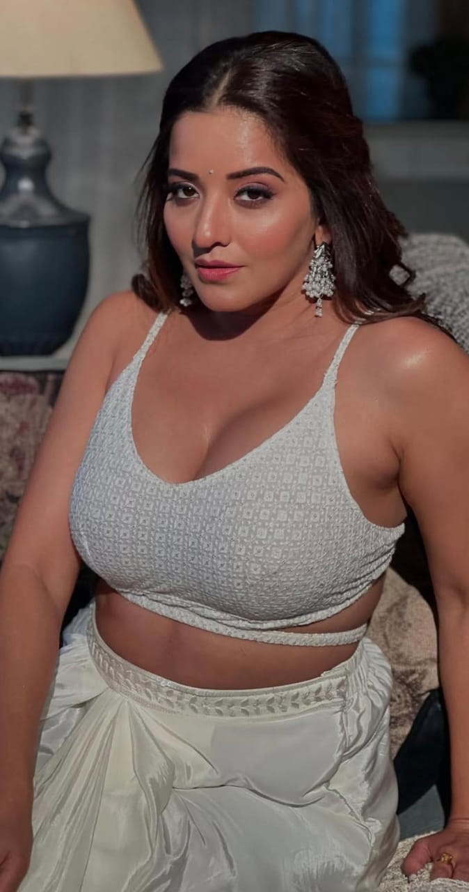 Must-See Bhojpuri Actress Monalisa’s Latest...