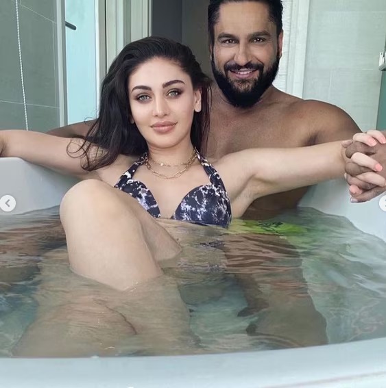 Must-See Shefali Jariwala & Parag...