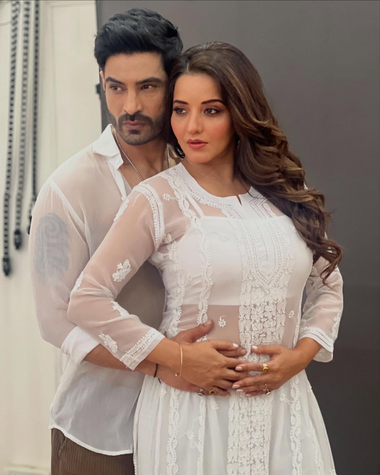 Monalisa Romantic Avatar with Ankit...