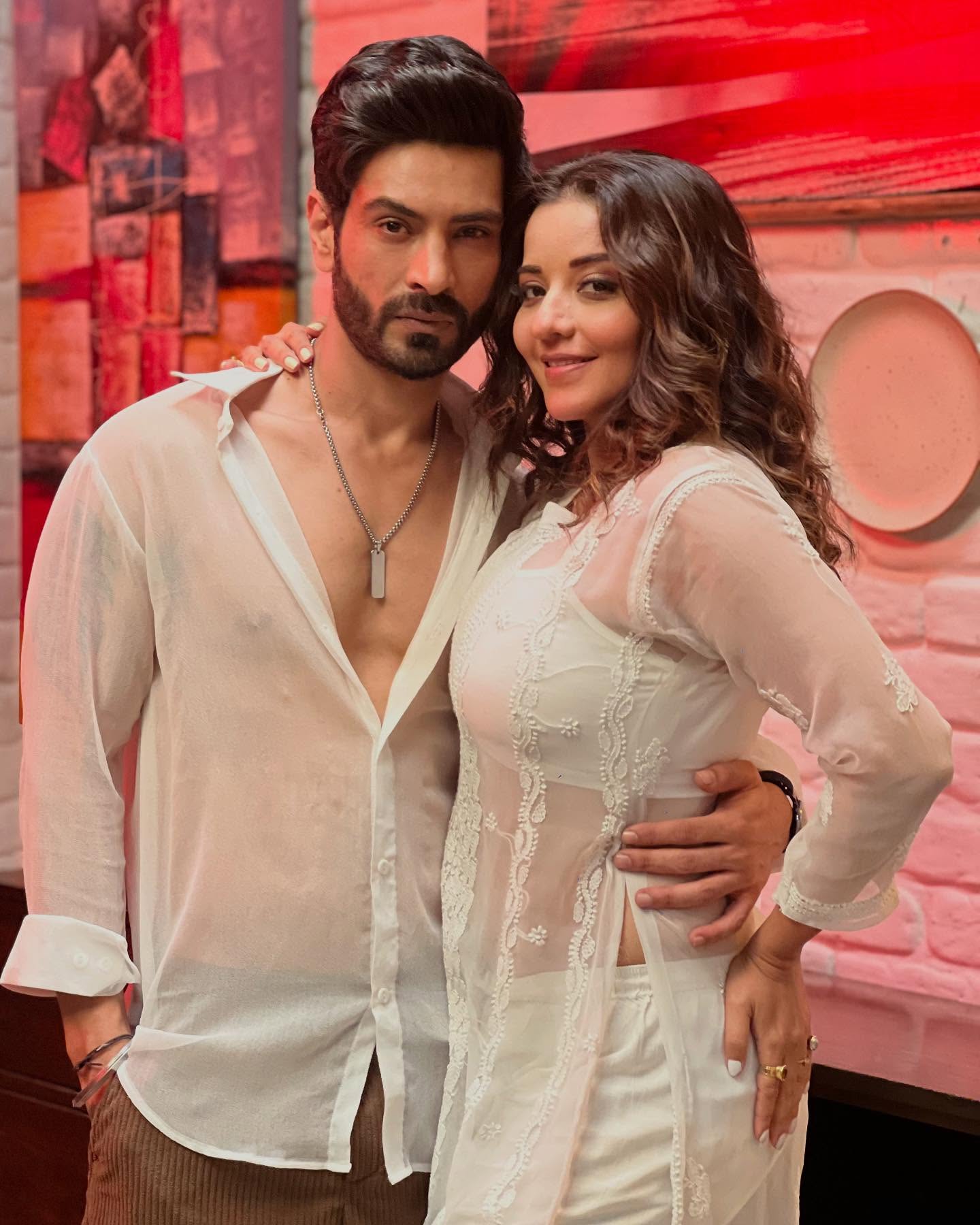 Monalisa Romantic Avatar with Ankit...