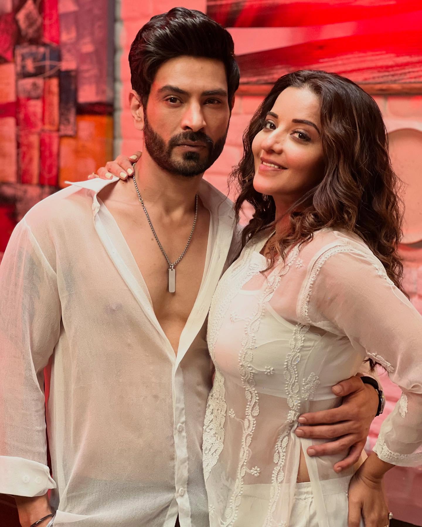 Monalisa Romantic Avatar with Ankit...