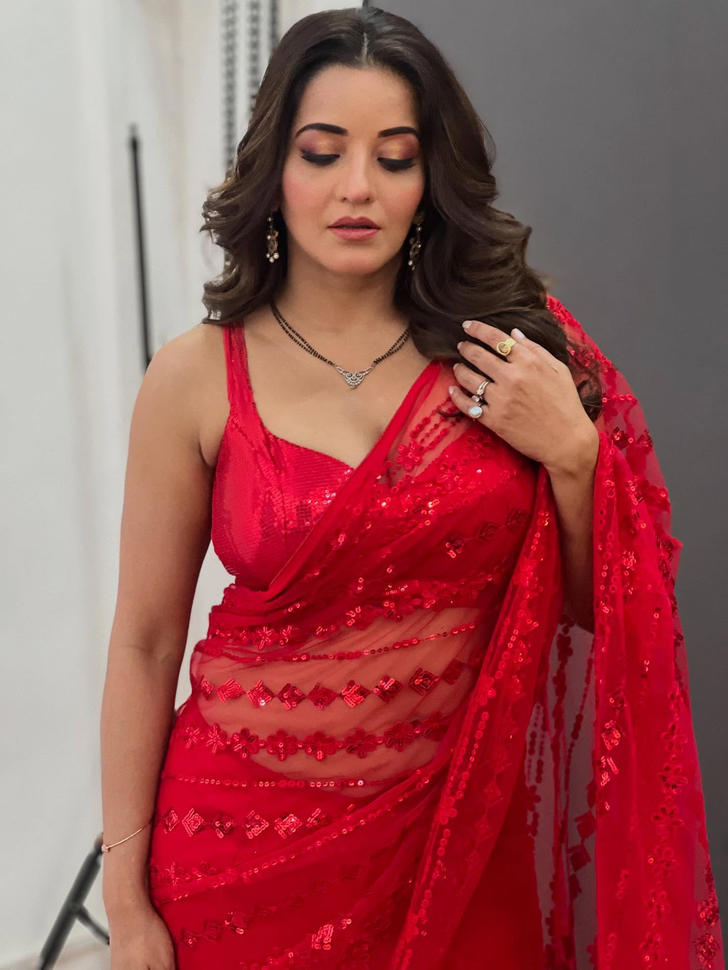 Monalisa Flaunts Curves in Red...