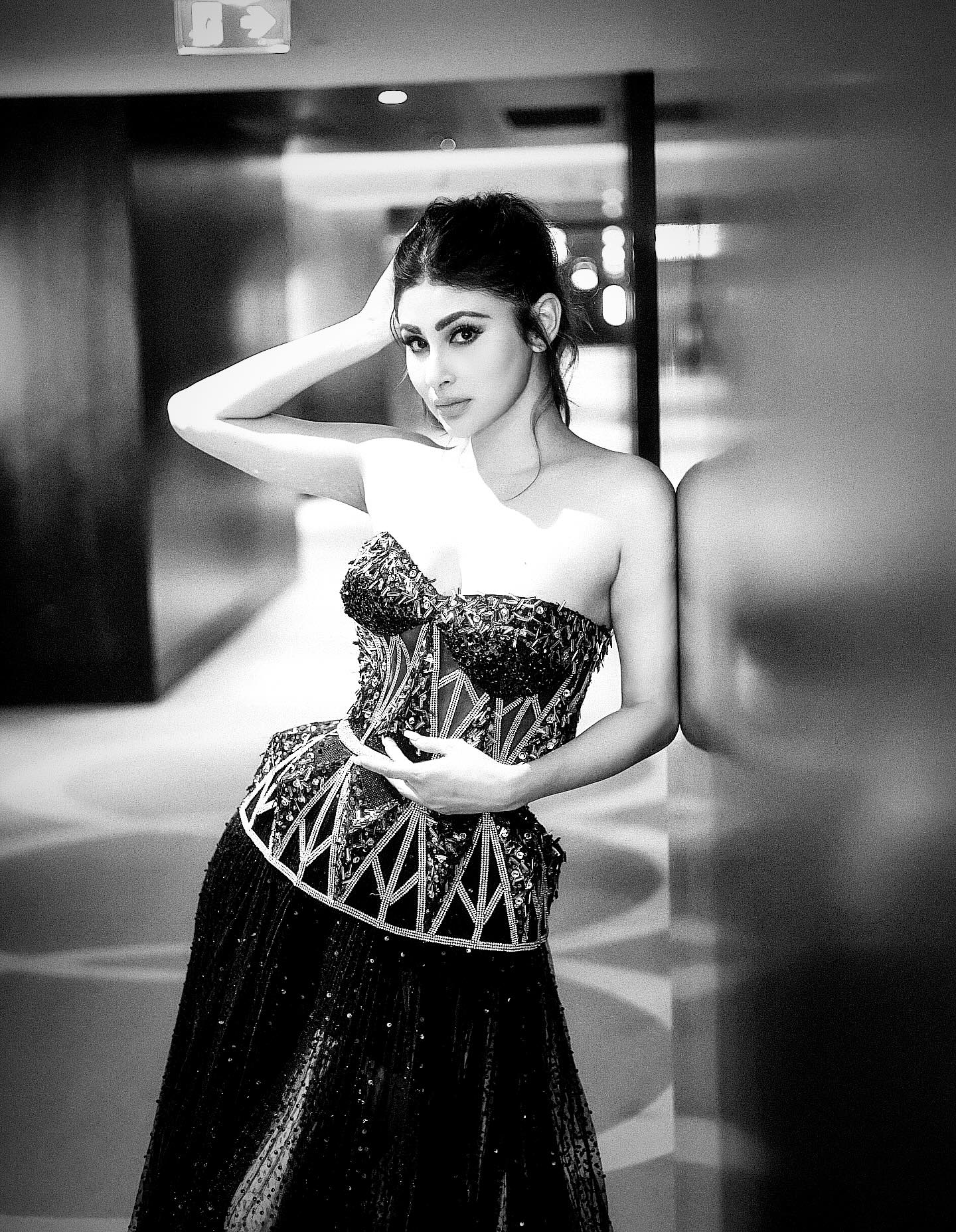Mouni Roy Glamorous New Look...