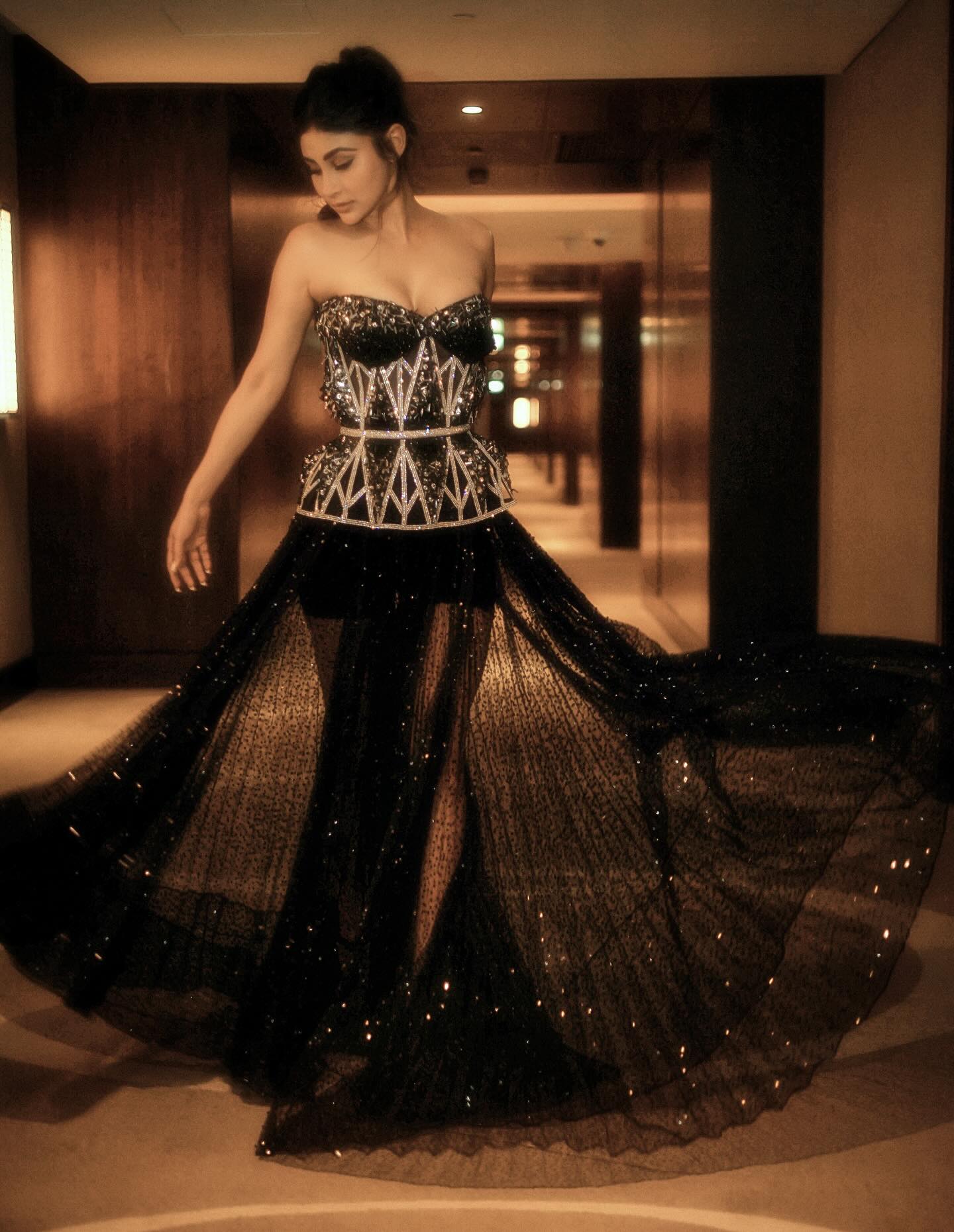 Mouni Roy Glamorous New Look...