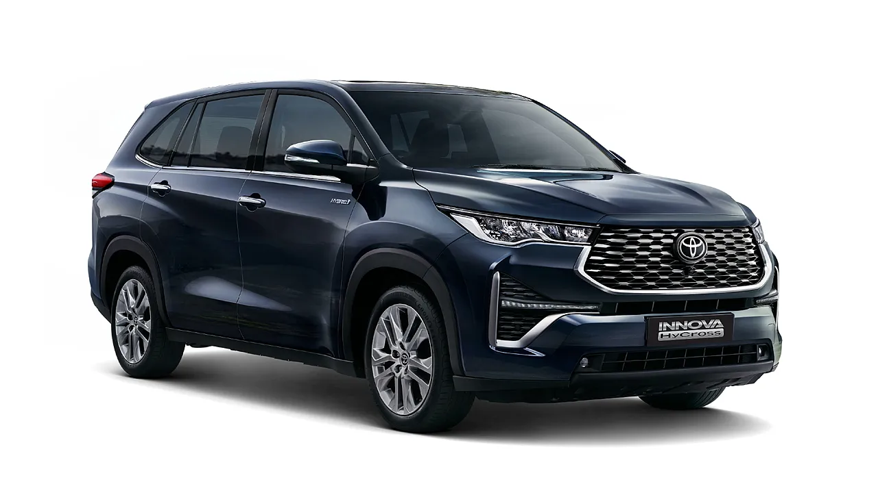 Innova Hycross Right Front Three Quarter 2