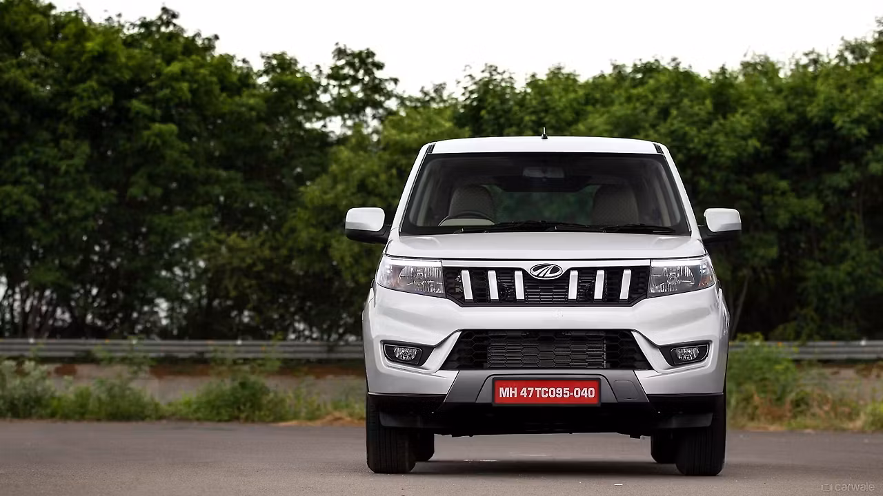 Mahindra Bolero Neo Front View11