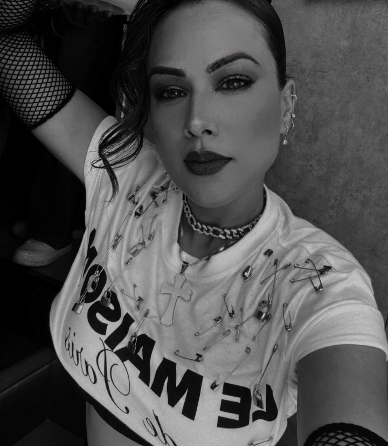 Nia Sharma Glamorous Look –...