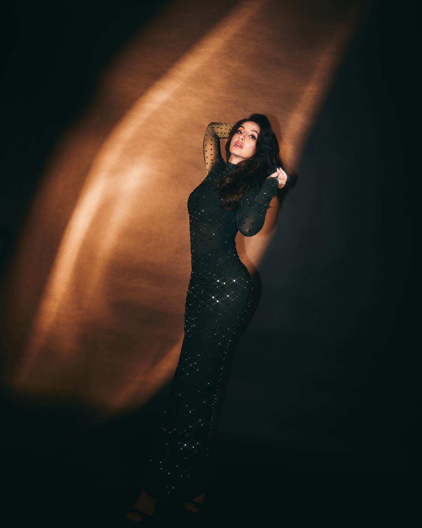 Nora Fatehi’s Gorgeous Look –...