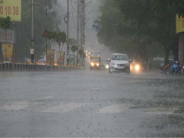 Mumbai Severe Rainfall Alert; Flooding...