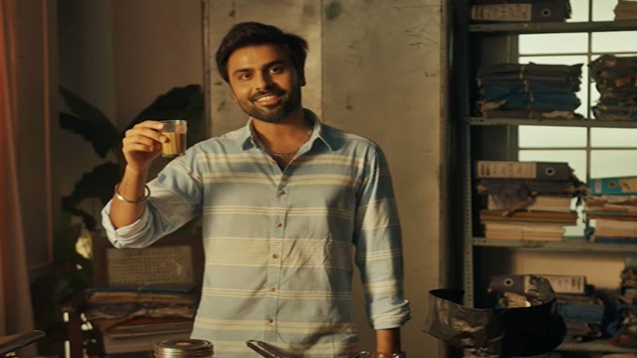 Sachiv ji From Taxi Driver to Millionaire – ‘Panchayat’4 Fame Jitendra Kumar’ Shocking Wealth Journey