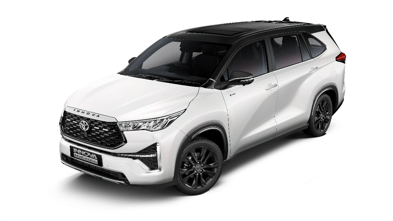Toyota Innova HyCross 2025: A...