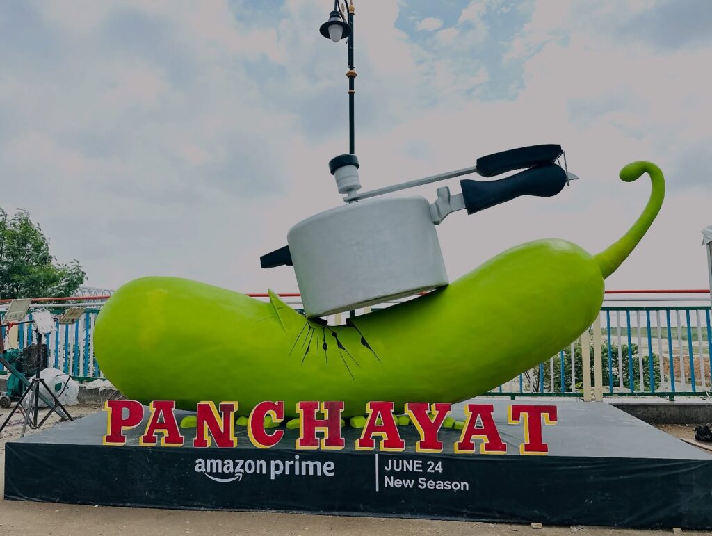 Panchayat Season 4 – Patna Lauki & cooker Dummy statue on marine drive, See Here Photos