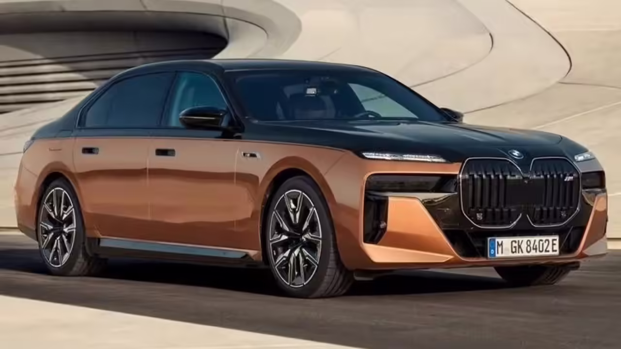 BMW i7 2025 भारत में...