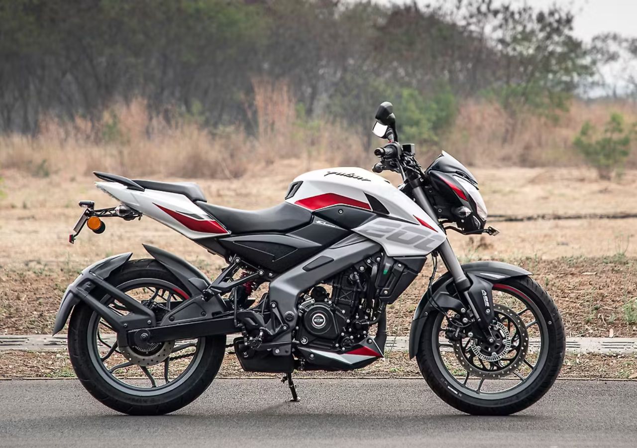 Bajaj Pulsar N160 2025 Review:...