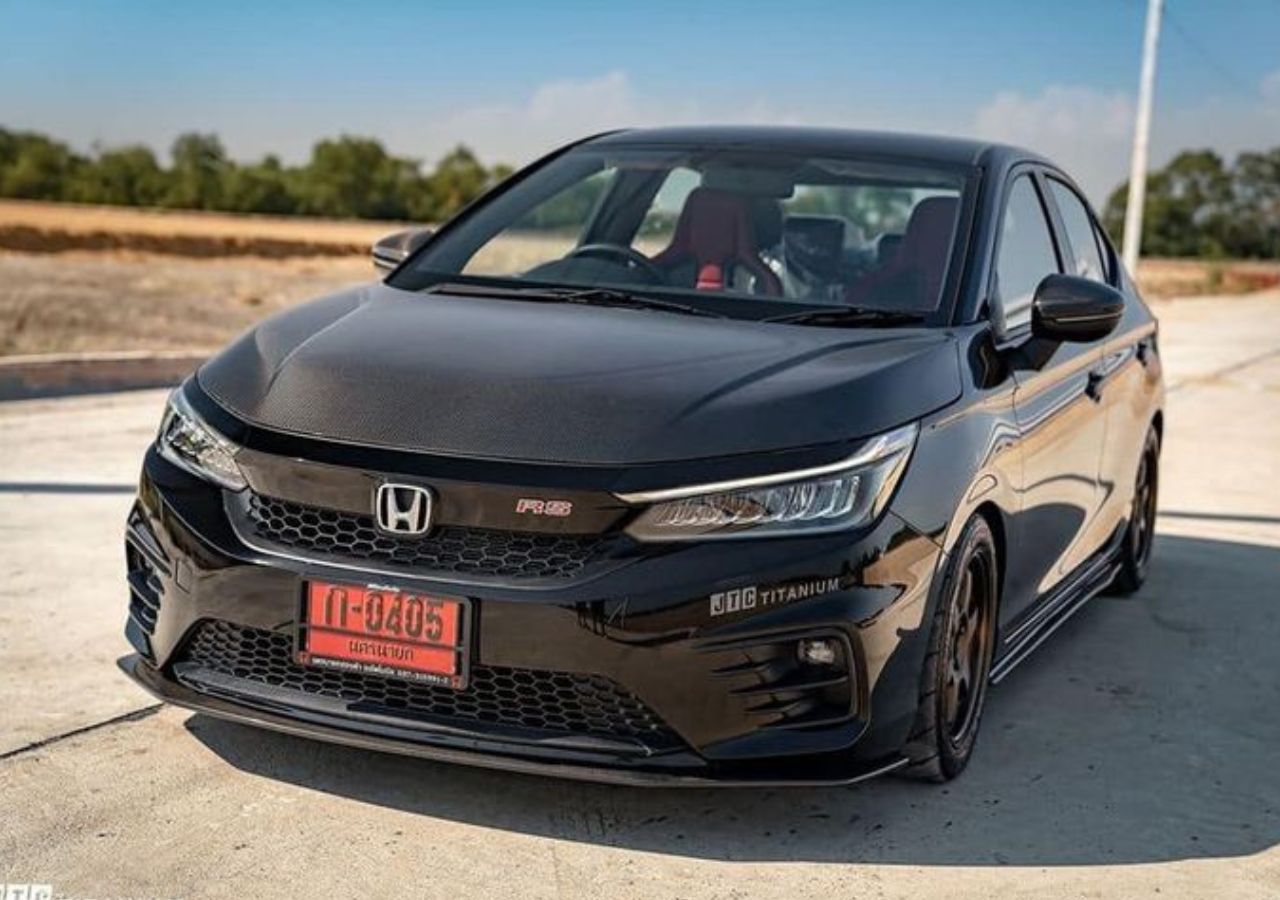 Honda City Hybrid Review: Premium...