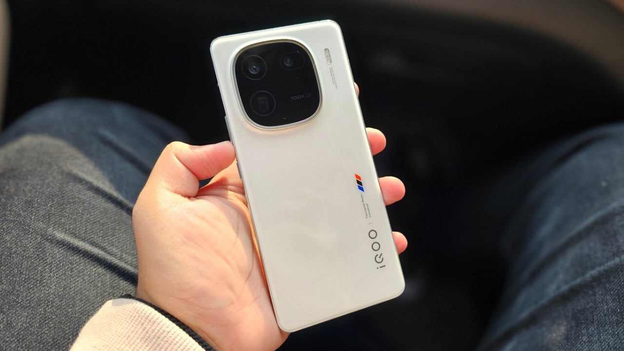 Engaging & Fact-Checked: iQOO 13...