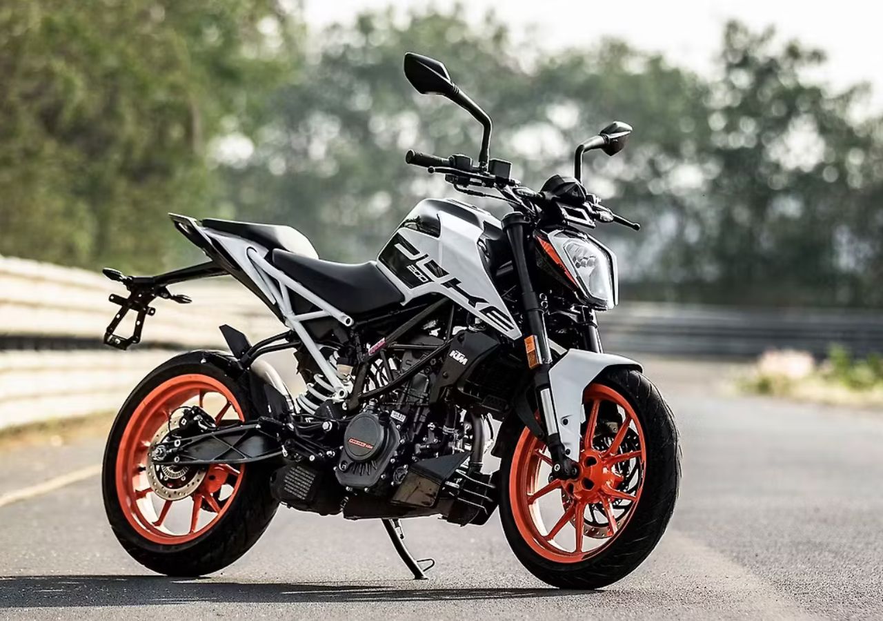 KTM Duke 200 2025 Review:...